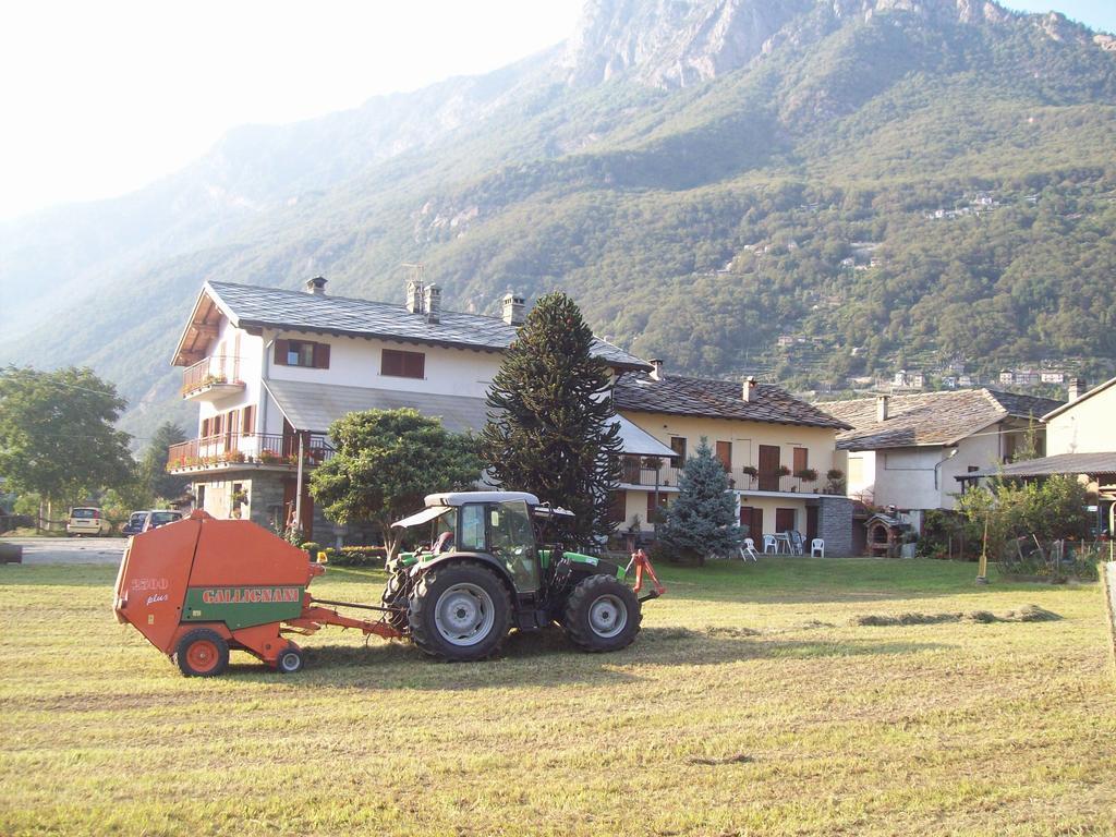 Agriturismo La Grange Пон-Сен-Мартен Экстерьер фото