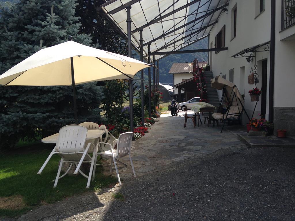 Agriturismo La Grange Пон-Сен-Мартен Экстерьер фото