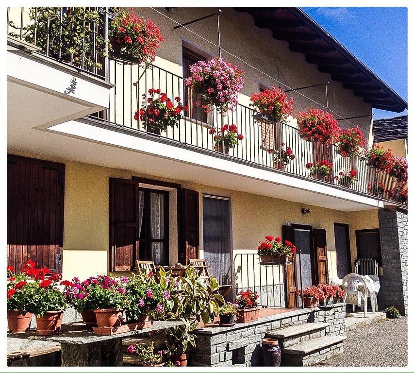Agriturismo La Grange Пон-Сен-Мартен Экстерьер фото