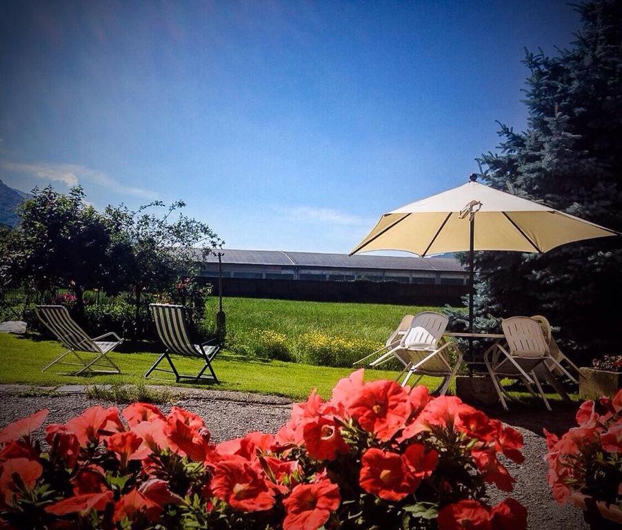 Agriturismo La Grange Пон-Сен-Мартен Экстерьер фото